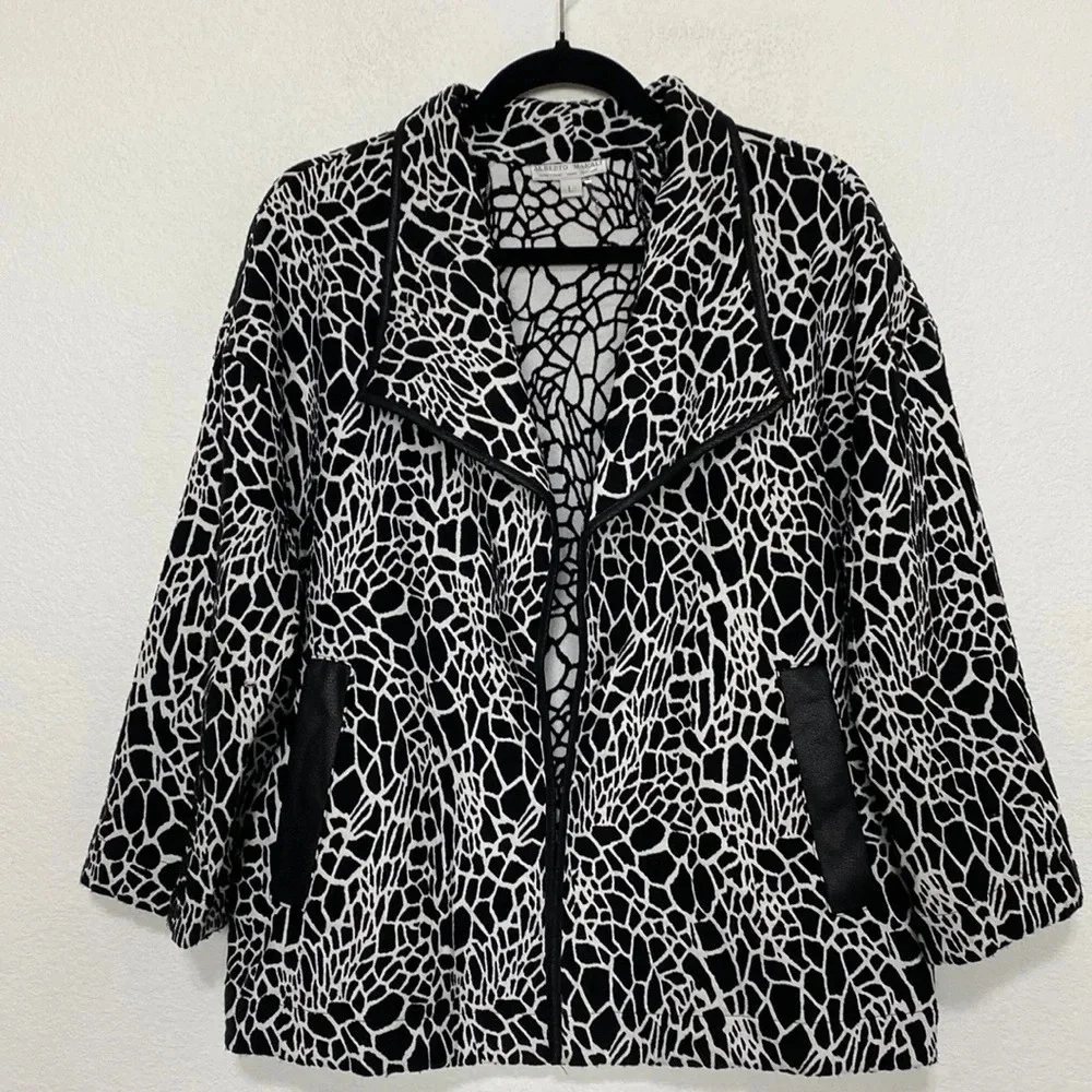 Alberto Makali Black & White Animal Print Coat Size Large